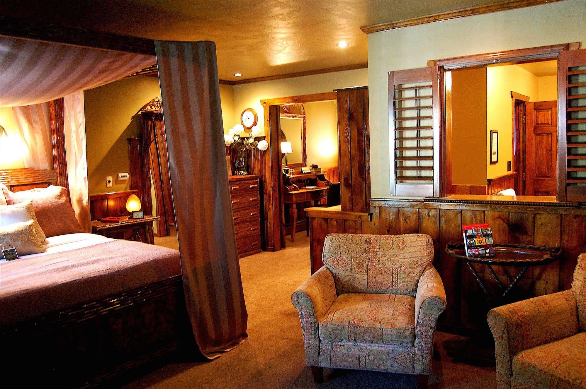 Highland Haven Creekside Inn เอเวอร์กรีน ภายนอก รูปภาพ